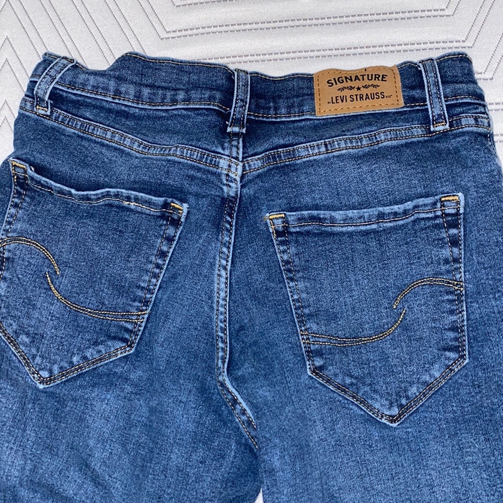 Levi's
